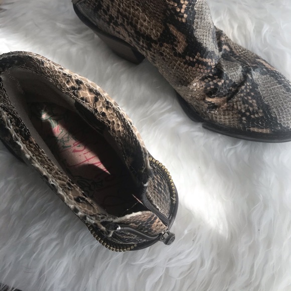 BLOWFISH SENACA ANKLE BOOT - never worn! - Picture 5 of 8